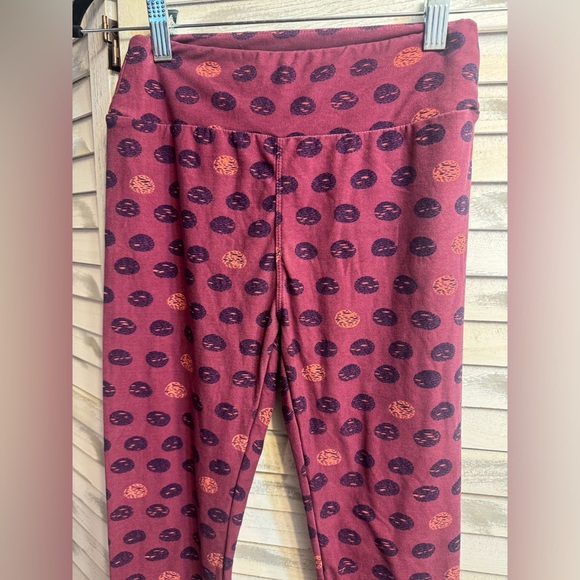 Used Once ☝🏽 “LuLaRoe” leggings - Picture 3 of 7